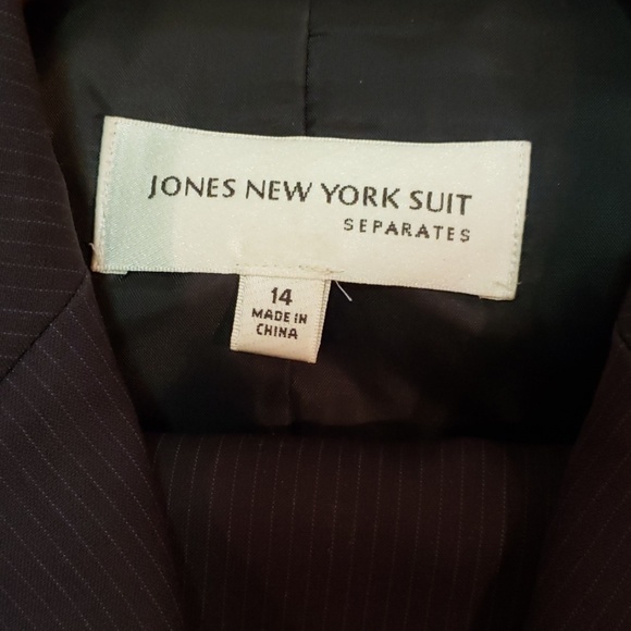 Jones New York navy blue pin-striped pant suit - Picture 3 of 8